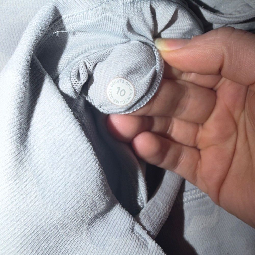 Lululemon Energy Light Gray Camo Strappy Sports Bra - Women - Picture 5 of 5